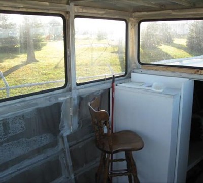 port side helm and mid-cabin area