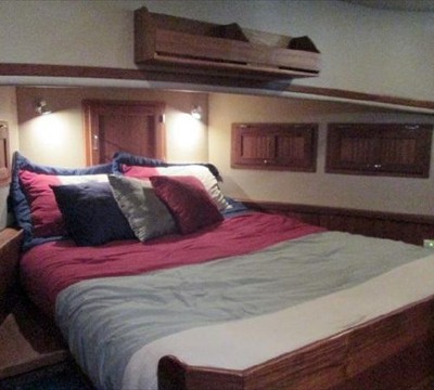 queen island berth, storage under & both sides