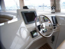 Interior helm w/ dbl bench seating