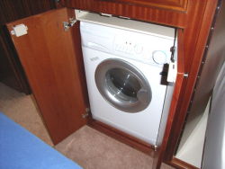 Built-in washer & dryer